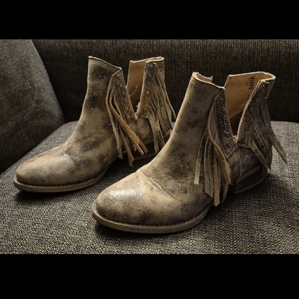 Circle G Tan Ankle Boots with Fringe